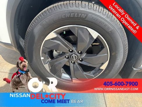 Used 2025 Nissan Rogue SV w/ SV Premium Package FWD image 9