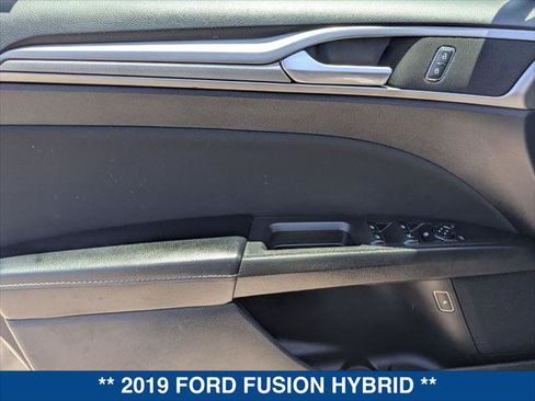 Used 2019 Ford Fusion SE FWD image 10