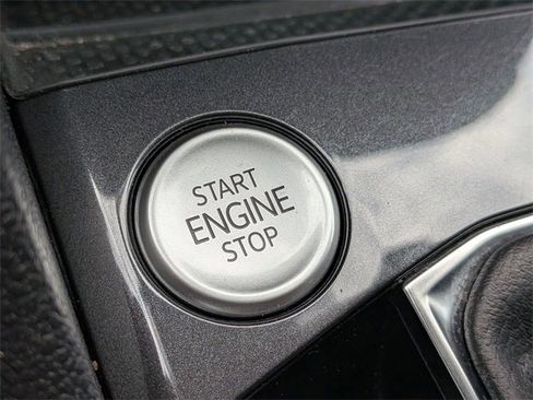 Certified 2023 Volkswagen Tiguan SE w/ Panoramic Sunroof Package image 29