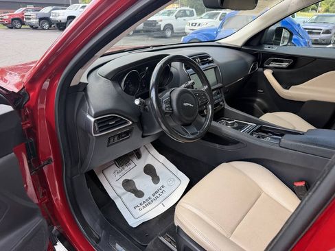 Used 2019 Jaguar F-PACE Premium AWD/4WD image 8