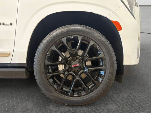 Used 2023 GMC Yukon Denali AWD/4WD image 44