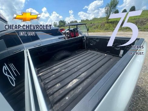 Used 2024 Nissan Frontier S w/ S Utility Package AWD/4WD image 8