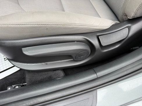 Used 2017 Hyundai Elantra SE FWD image 15