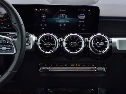 Certified 2022 Mercedes-Benz GLB 250 4MATIC image 22