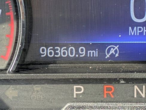 Used 2021 Ford Explorer XLT w/ Equipment Group 202A RWD image 23