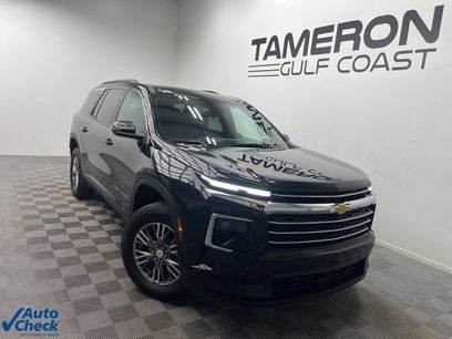 Used 2025 Chevrolet Traverse LT