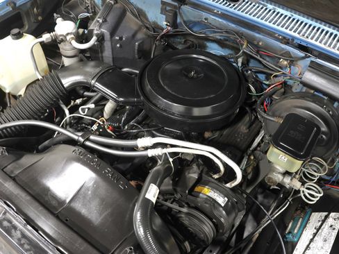 Used 1987 GMC Suburban 2WD image 95