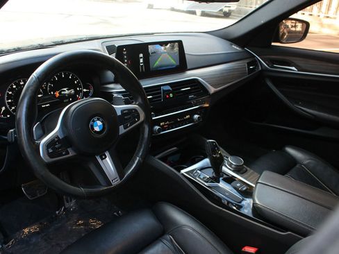 Used 2018 BMW 530i xDrive AWD/4WD image 14