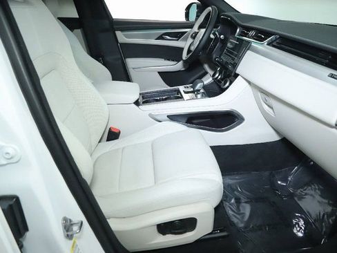 Used 2025 Jaguar F-PACE R-Dynamic S image 31