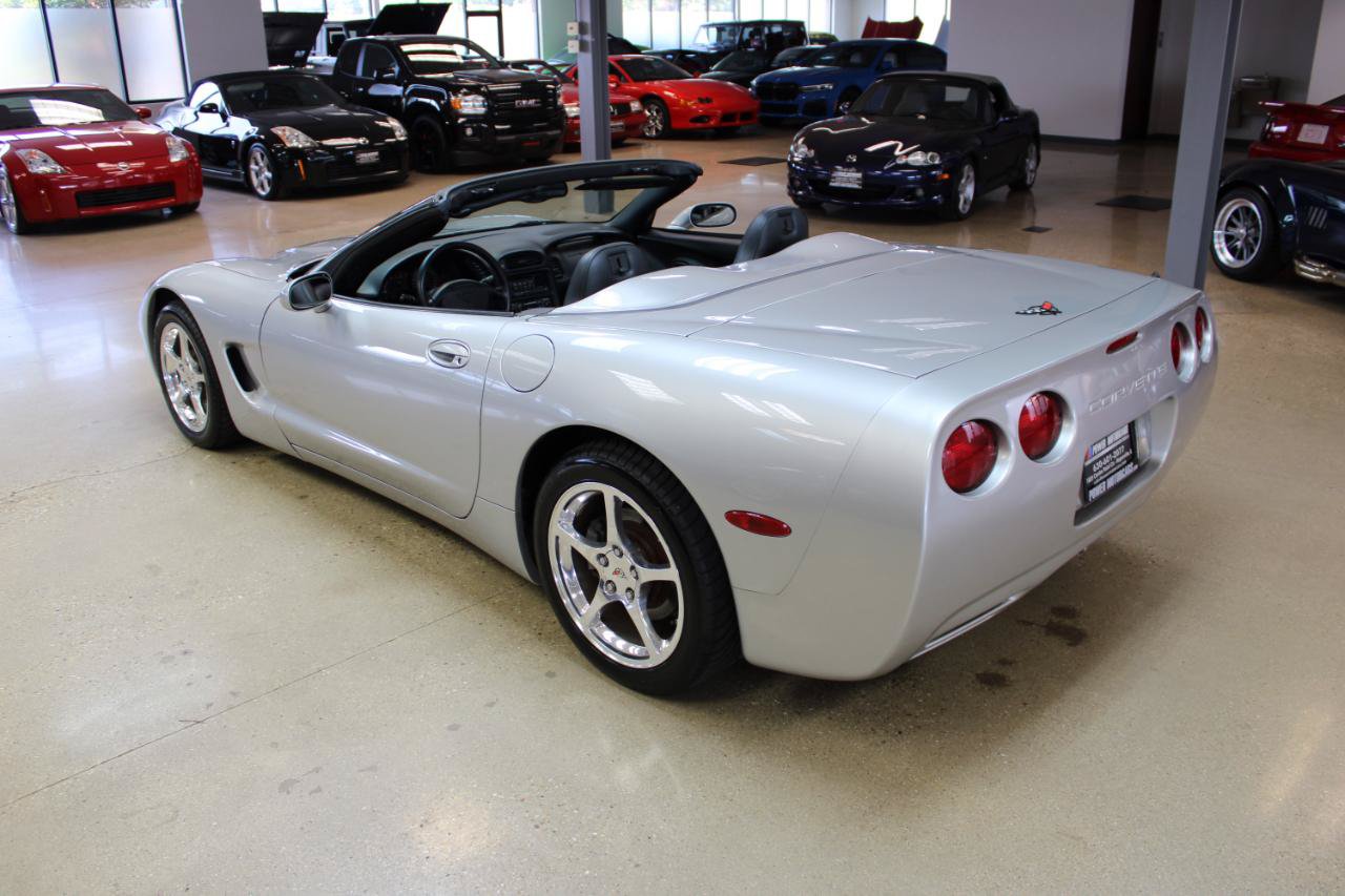 Used 2004 Chevrolet Corvette Convertible w/ Preferred Equipment Group RWD image 34