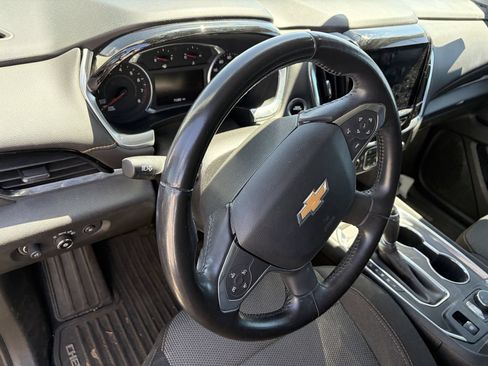 Used 2019 Chevrolet Traverse LT FWD image 7