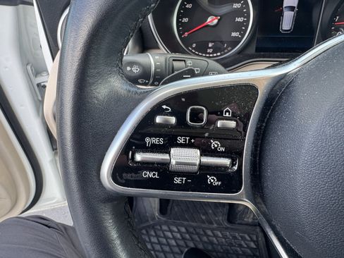 Used 2020 Mercedes-Benz GLC 300 4MATIC image 19