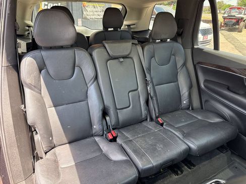 Used 2016 Volvo XC90 T6 Momentum w/ Momentum Plus Package AWD/4WD image 17