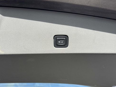 Used 2020 Cadillac XT6 Premium Luxury image 12