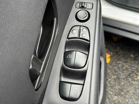 Used 2023 Nissan Kicks S image 21