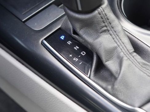 Used 2020 Toyota Camry SE w/ Carpet Mat Package FWD image 26