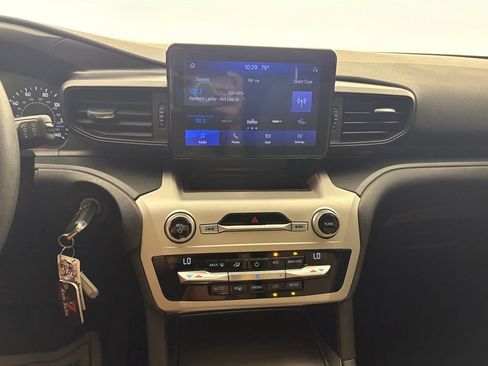 Used 2021 Ford Explorer 2WD image 25