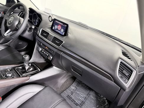 Used 2018 MAZDA MAZDA3 Grand Touring w/ Premium Equipment Package FWD image 46