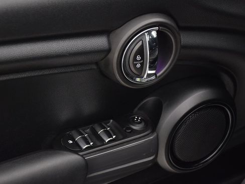 Used 2015 MINI Cooper 4-Door Hardtop image 21