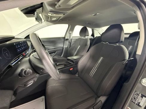 Used 2024 Hyundai Elantra SEL FWD image 17