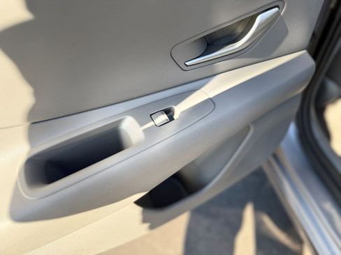 Used 2024 Hyundai Elantra SEL FWD image 24