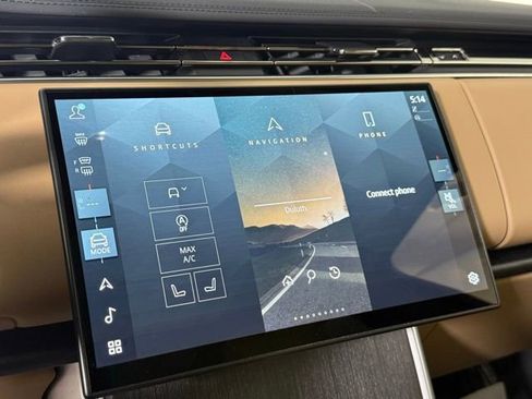 Certified 2024 Land Rover Range Rover SE image 16