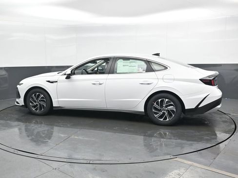 New 2026 Hyundai Sonata Blue FWD image 8