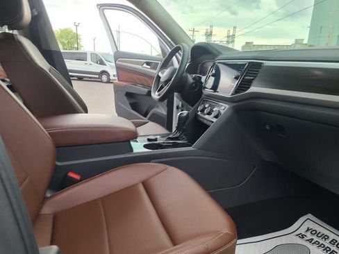 Used 2023 Volkswagen Atlas SE w/ Black Wheel Package AWD/4WD image 17