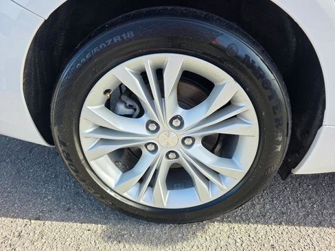 Used 2015 Chevrolet Impala LT w/ Convenience Package image 19