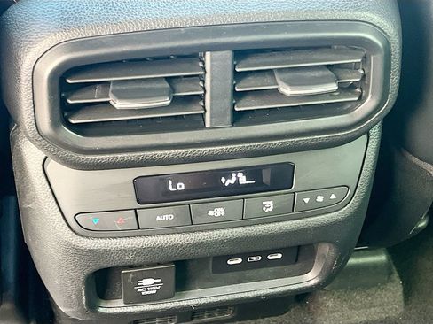 Used 2025 Honda Pilot TrailSport image 26