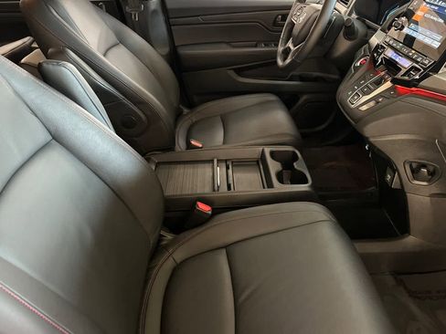 Used 2024 Honda Odyssey Sport image 16