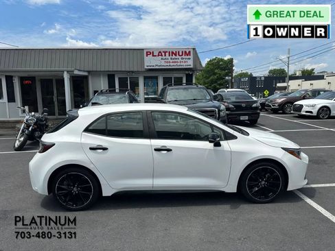 Used 2022 Toyota Corolla SE FWD image 2