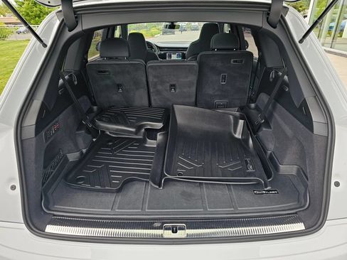 Used 2025 Audi SQ7 Prestige AWD/4WD image 13