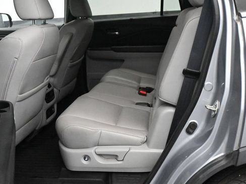 Used 2020 Honda Pilot Touring image 13