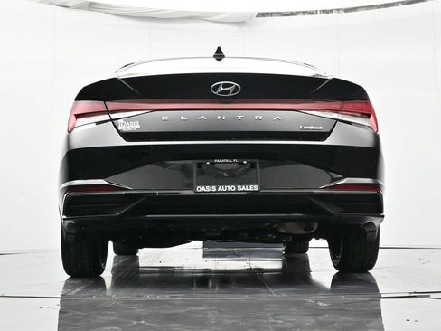 Used 2023 Hyundai Elantra Limited image 41