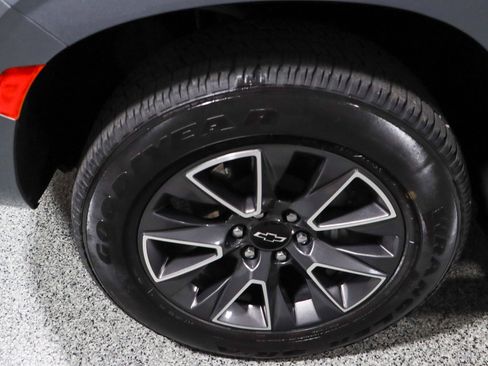 Used 2021 Chevrolet Suburban Z71 image 11