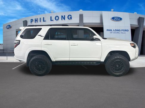 Used 2020 Toyota 4Runner TRD Off-Road Premium w/ Moonroof Package AWD/4WD image 6