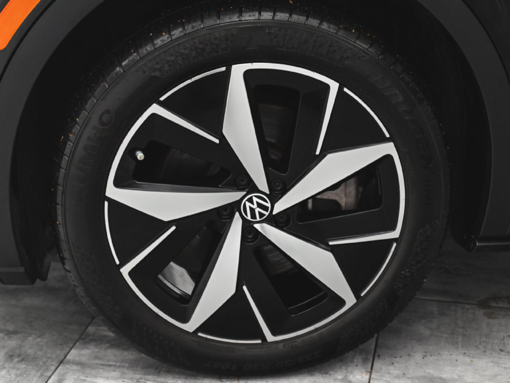 Used 2023 Volkswagen ID.4 Pro S AWD/4WD image 7