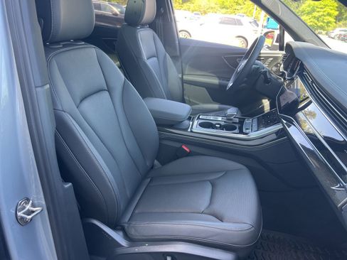 Used 2025 Audi Q7 2.0T Premium w/ Premium Plus Package AWD/4WD image 40