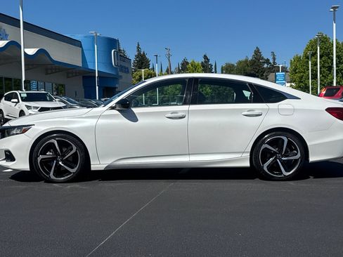 Used 2021 Honda Accord Sport image 2