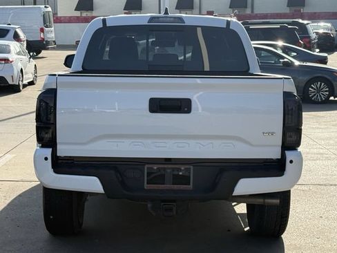 Used 2023 Toyota Tacoma TRD Sport w/ Technology Package RWD image 5