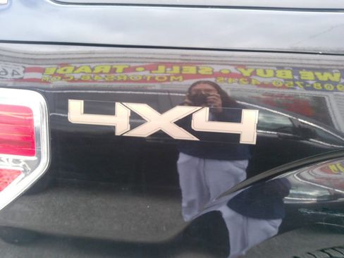 Used 2013 Ford F150 XLT w/ Luxury Equipment Group image 11