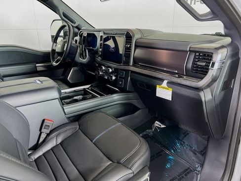 New 2026 Ford F250 Platinum w/ FX4 Off-Road Package image 31