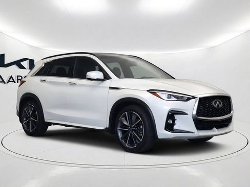 Used 2023 INFINITI QX50 Sport AWD/4WD image 3