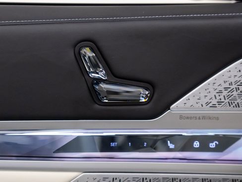 Certified 2024 BMW 760i xDrive image 15