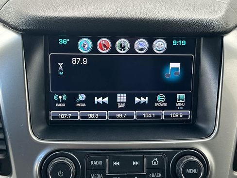 Used 2017 Chevrolet Suburban LT image 21