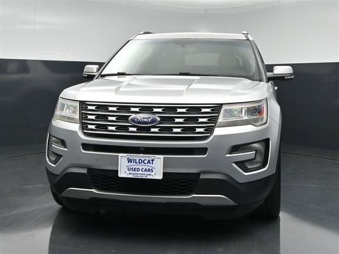 Used 2017 Ford Explorer Limited FWD image 2