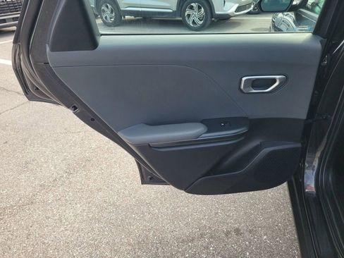 Used 2025 Kia K4 LXS image 37