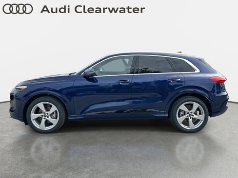 New 2025 Audi Q5 Prestige image 3
