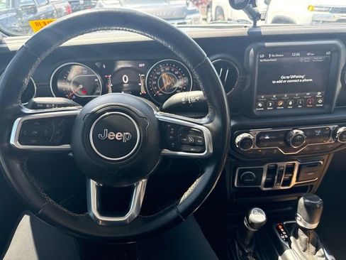 Used 2022 Jeep Gladiator Overland AWD/4WD image 17
